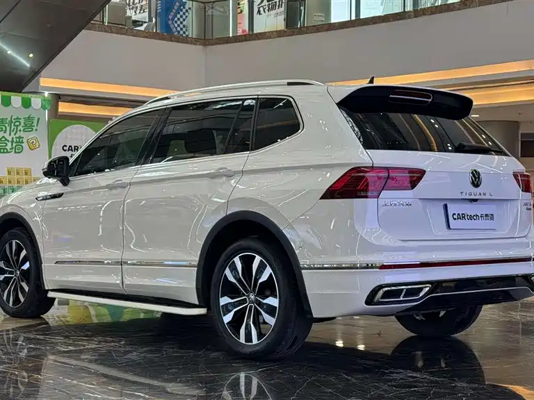 Volkswagen Tiguan L L 2022 380TSI AT R-Line 7 мест
