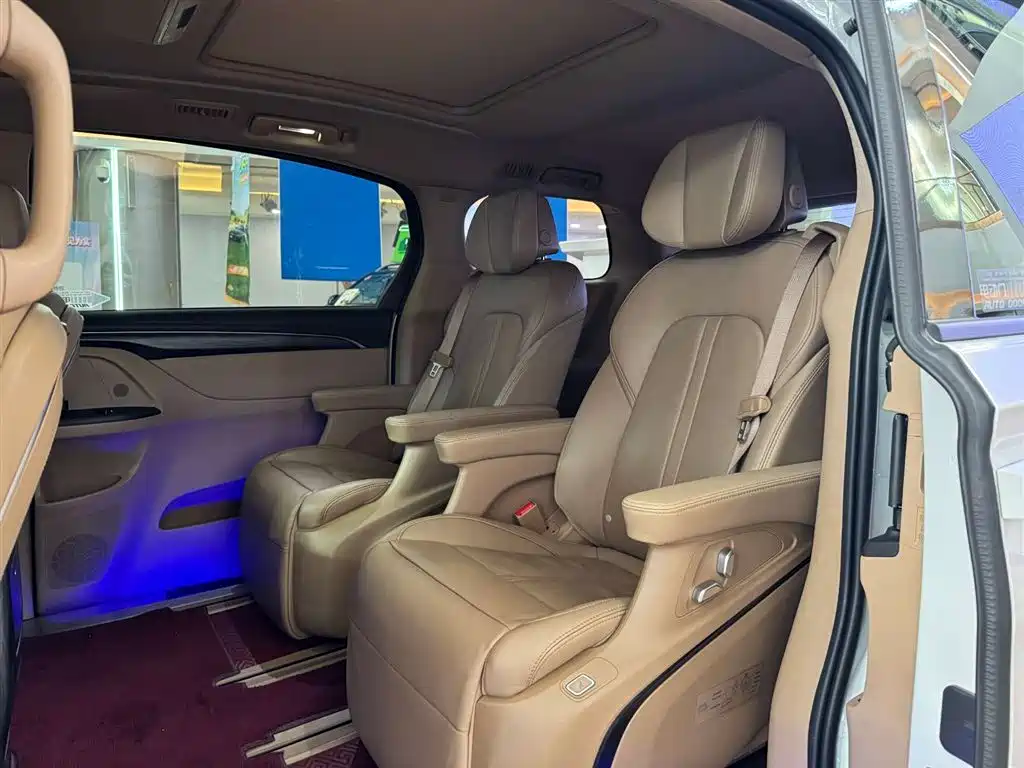 Buick GL8 2021 ES 653T Luxury
