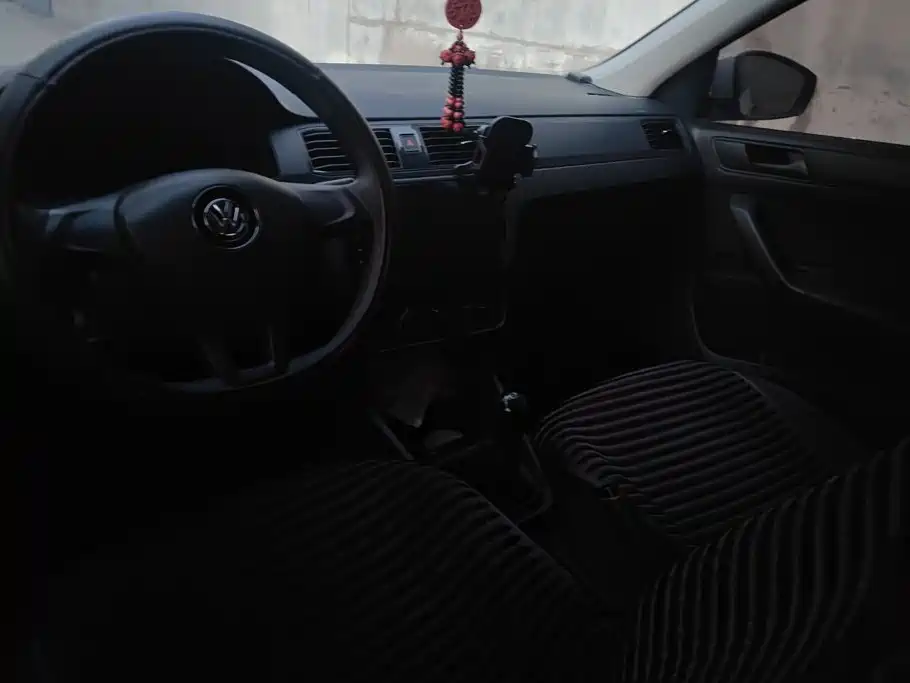 Volkswagen Santana — миниатюра 12