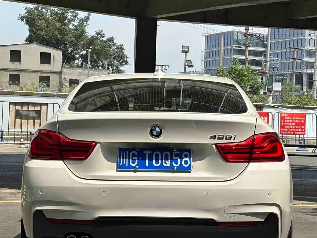 BMW 4 Series — миниатюра 8