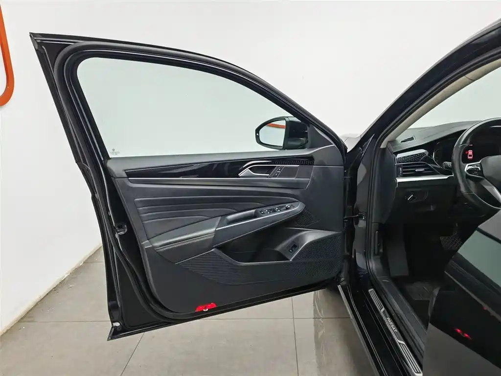 Volkswagen Passat 2023 330TSI Elite