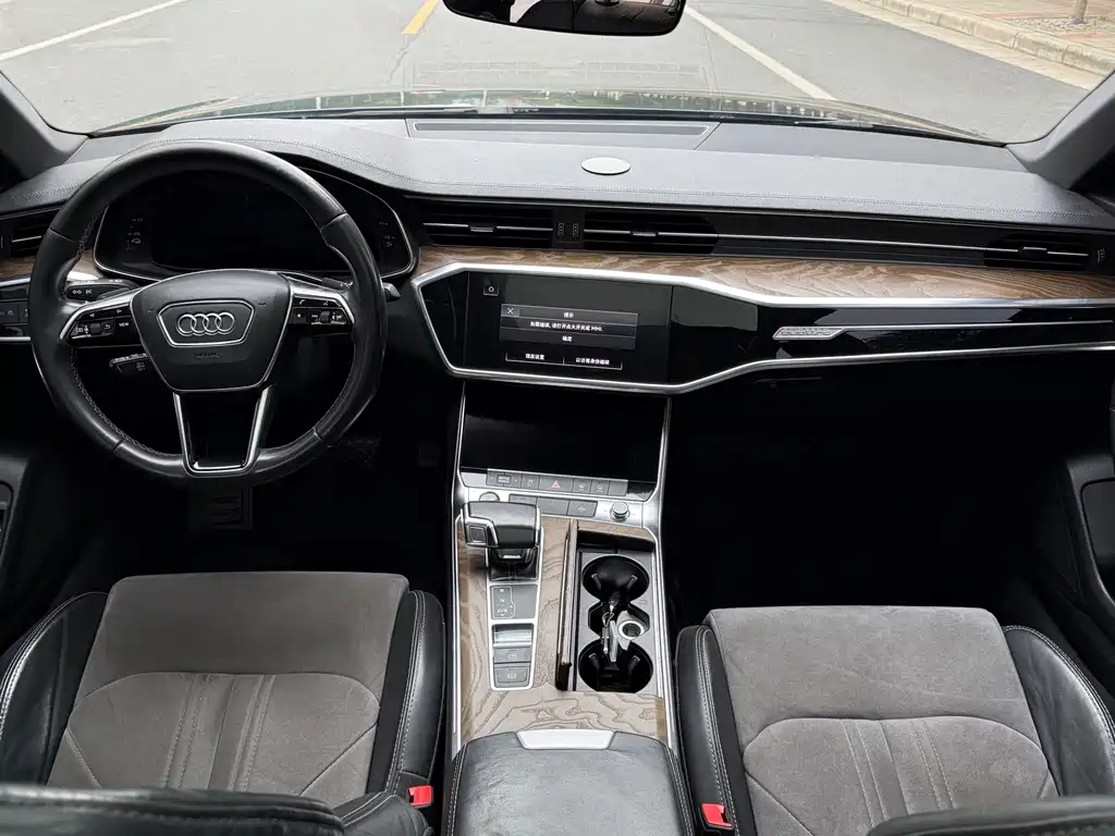 Audi A6L New Energy — миниатюра 8