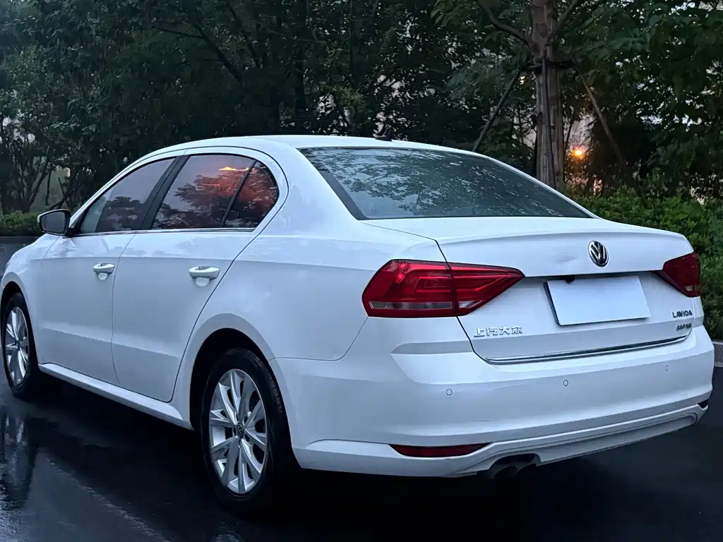 Volkswagen Lavida — миниатюра 4