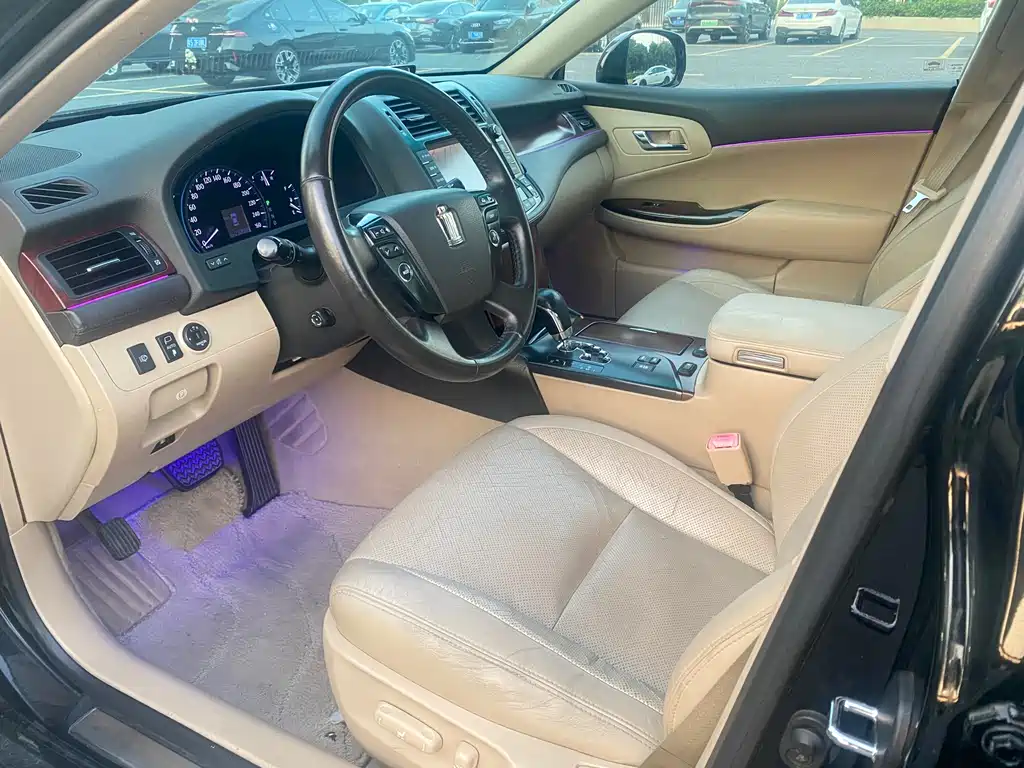 Toyota Crown 2010 2.5L Royal