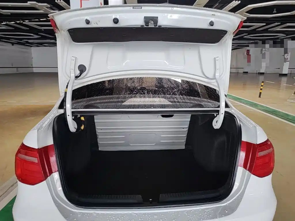 Volkswagen Jetta — миниатюра 19
