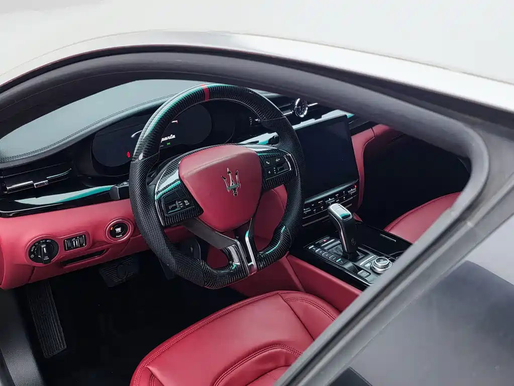 Maserati Quattroporte — миниатюра 31