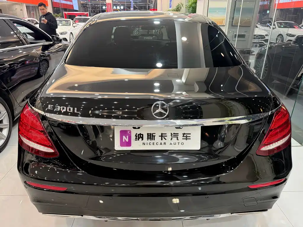 Mercedes-Benz E-Class — миниатюра 4