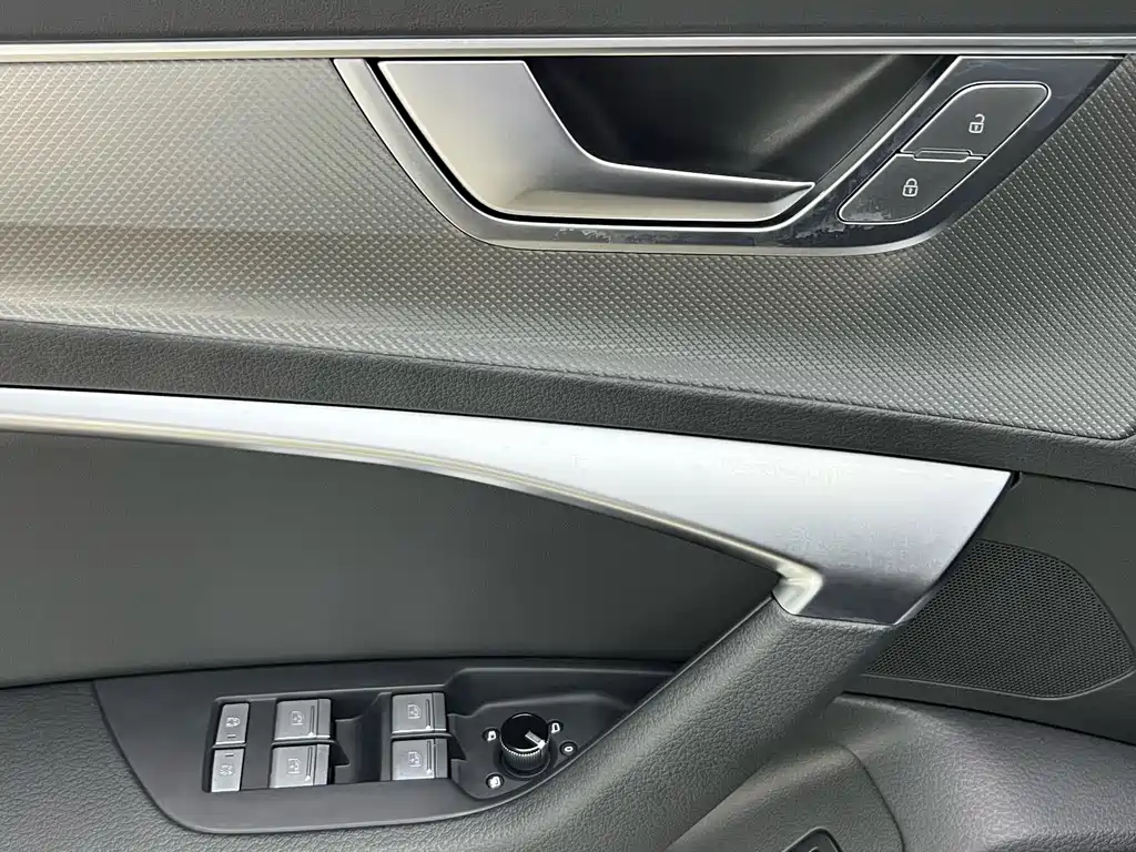 Audi A6L 2023 — фото 19