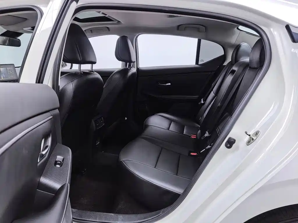 Nissan Sylphy — миниатюра 7