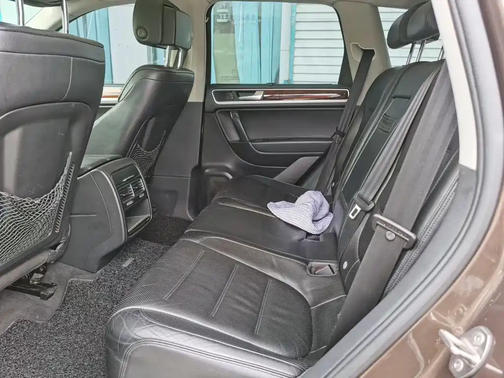 Volkswagen Touareg 2011 3.0TSI Luxury