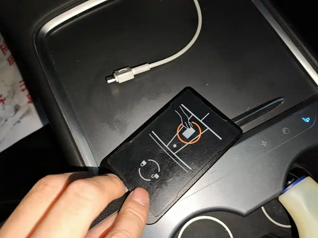 Tesla Model 3 — миниатюра 9