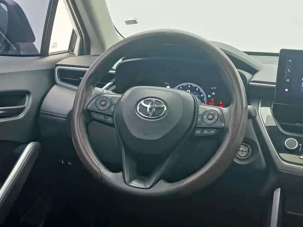 Toyota Corolla Cross — миниатюра 8