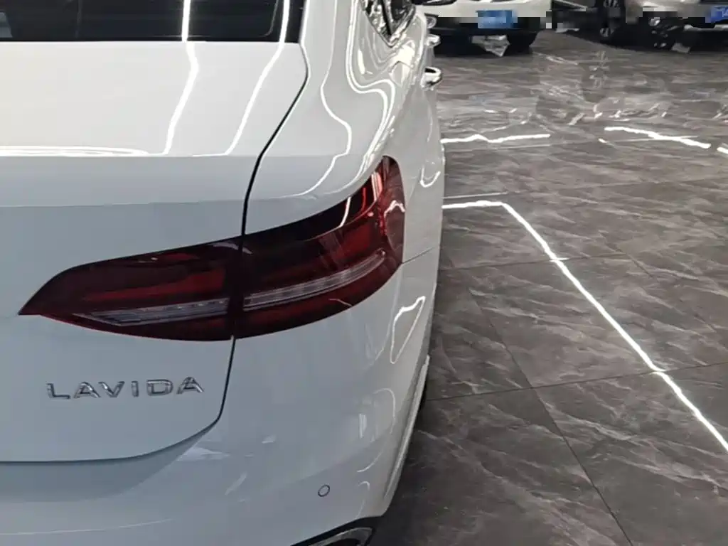 Volkswagen Lavida — миниатюра 8