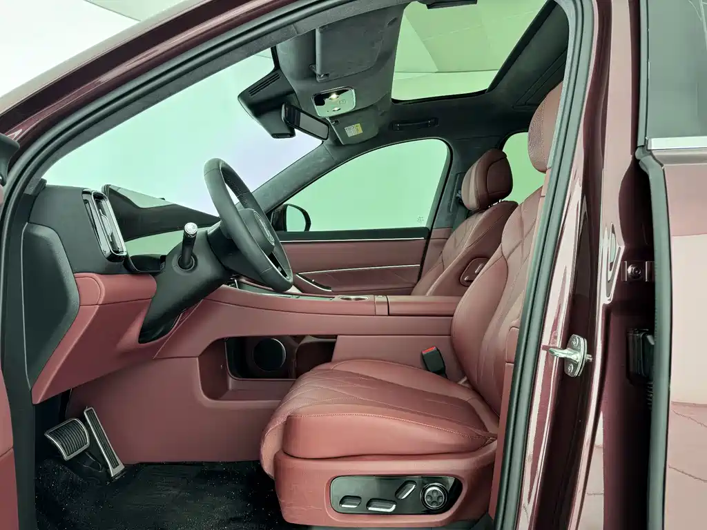 AITO ASK THE WORLD M8