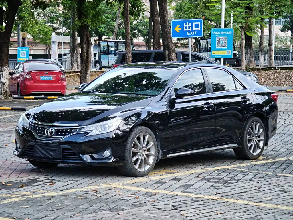Toyota Reiz — миниатюра 3