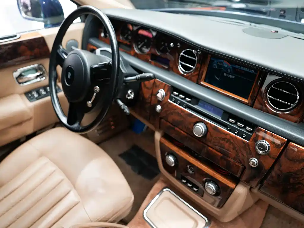 Rolls-Royce Phantom — миниатюра 12