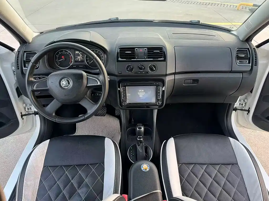 Skoda Fabia — миниатюра 6