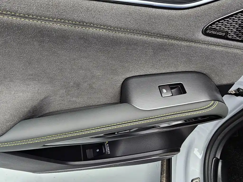 BYD L EV — миниатюра 18