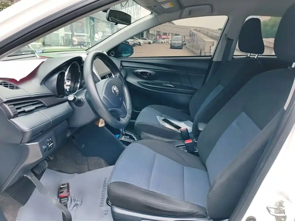 Toyota Yaris L — миниатюра 15