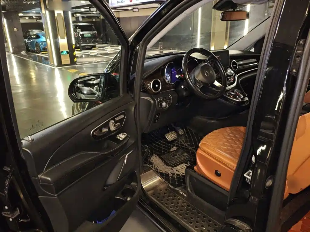 Mercedes-Benz V-Class — миниатюра 12