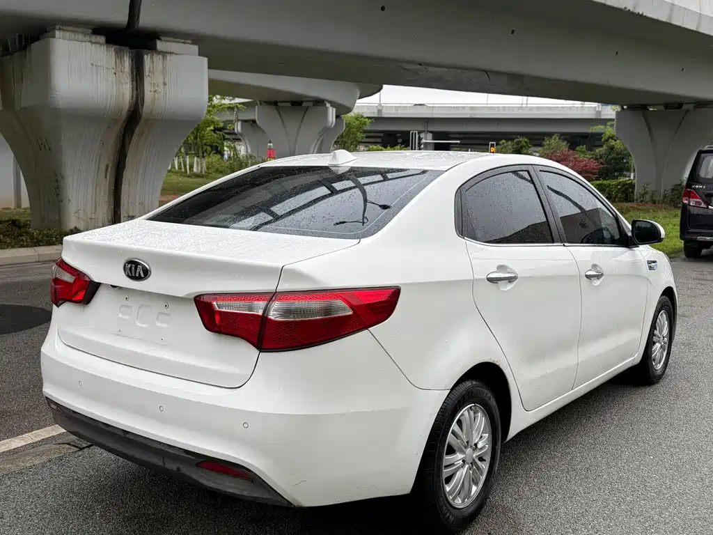 Kia K2 2012 1.4L AT GLS