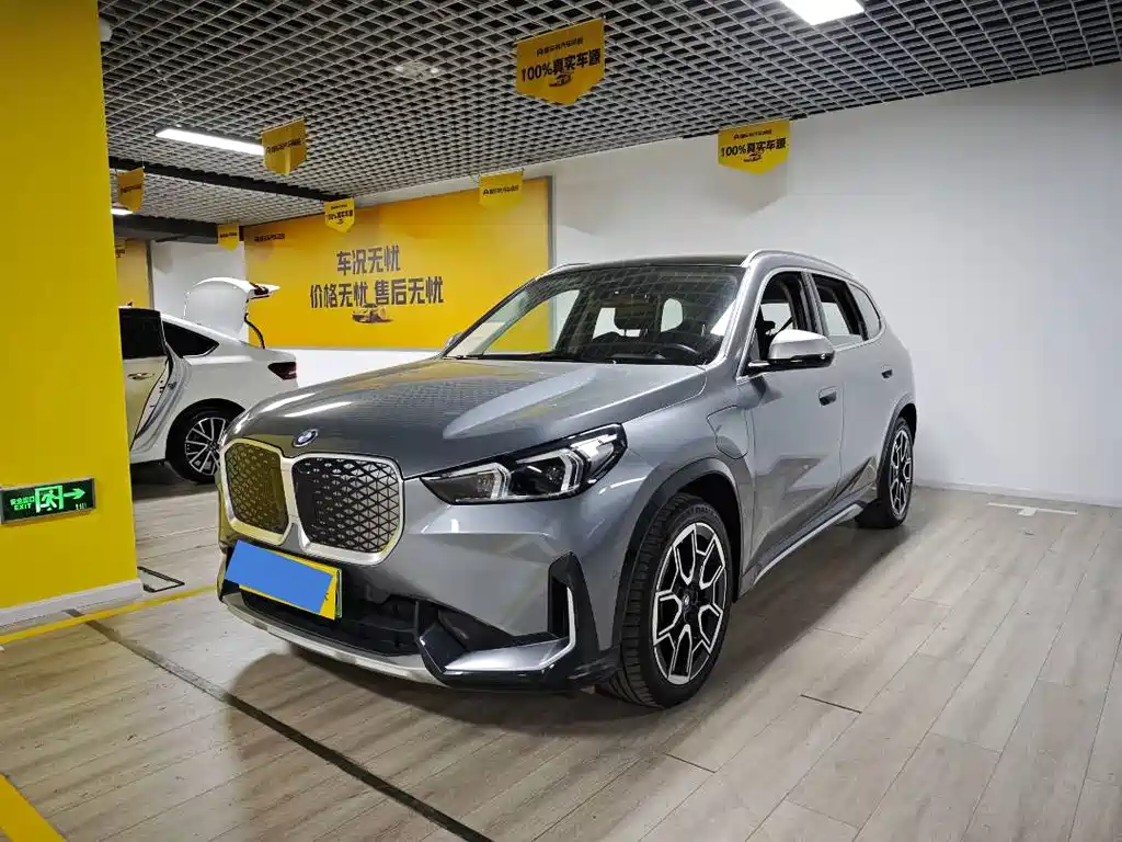BMW iX1 2023