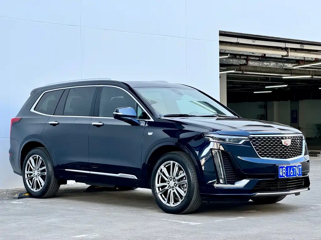 CADILLAC XT6
