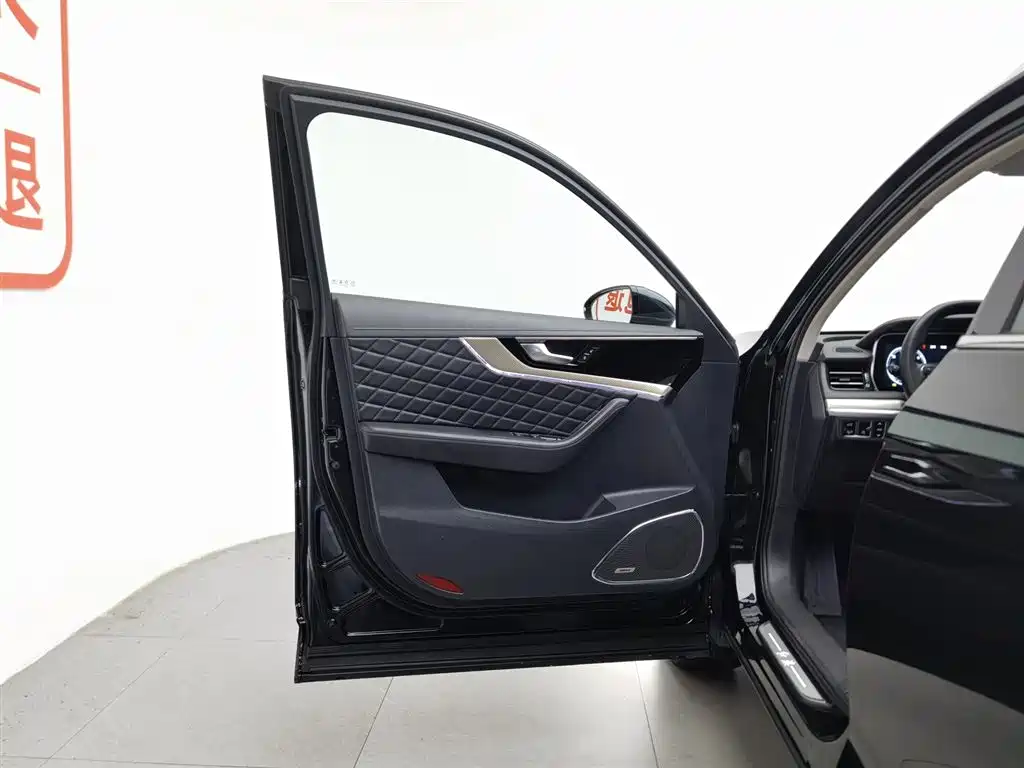 Hongqi HS5 2019 2.0T