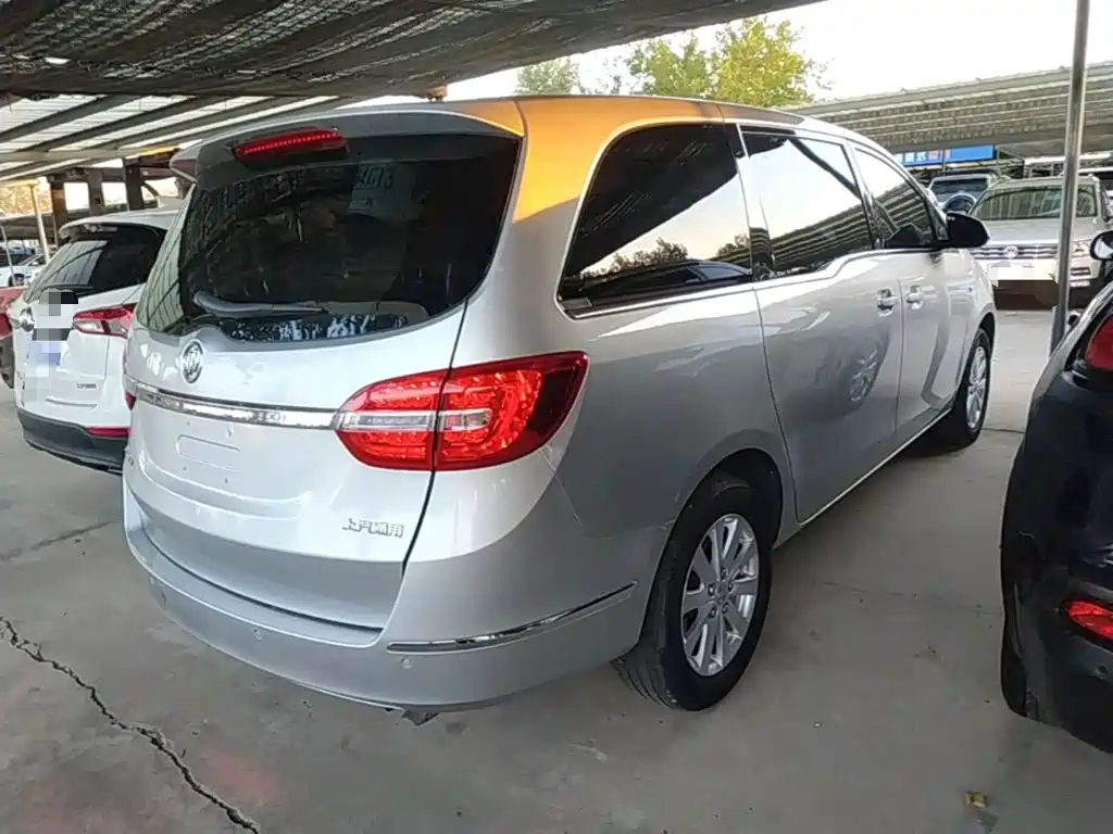 Buick GL8 — миниатюра 7
