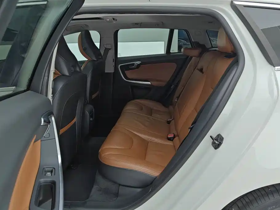 Volvo V60 — миниатюра 11