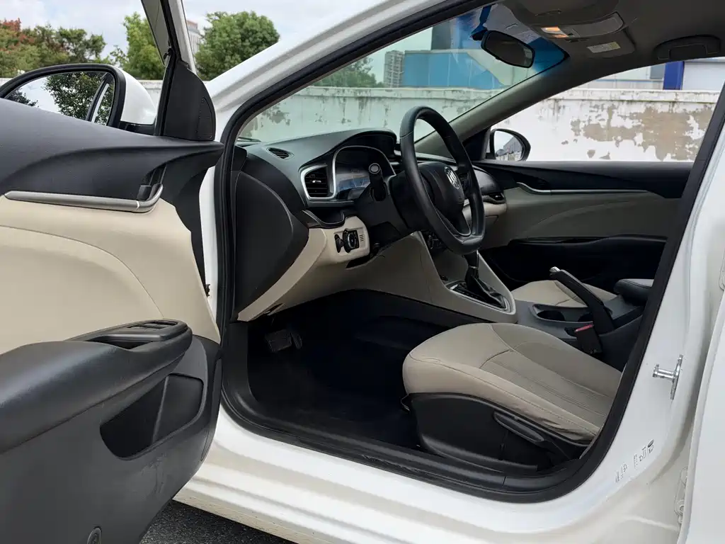 Buick Excelle — миниатюра 6