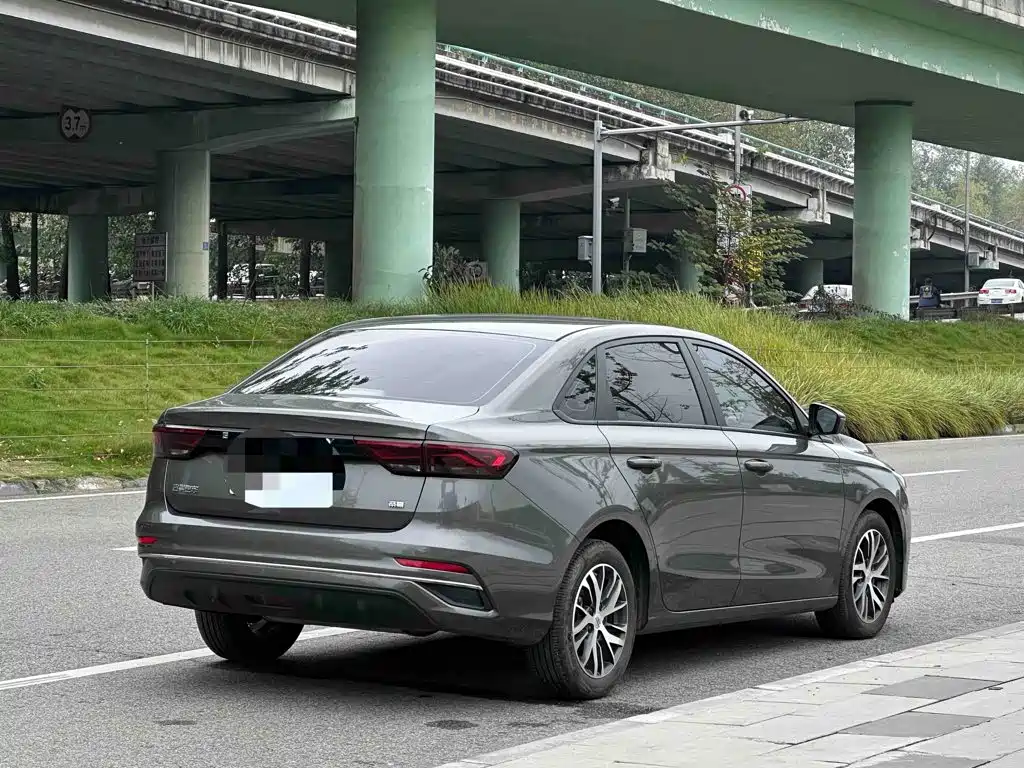 Geely Emgrand — миниатюра 5