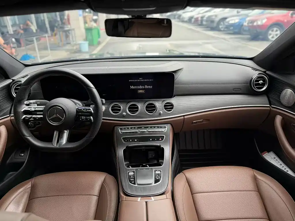 Mercedes-Benz E-Class — миниатюра 14