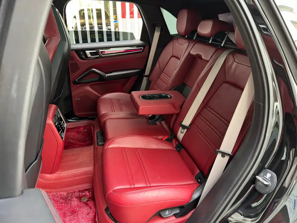 Porsche Cayenne — миниатюра 15