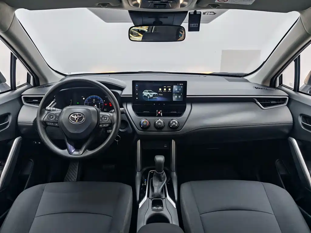 Toyota Corolla Cross — миниатюра 15