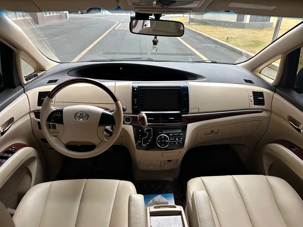 Toyota Previa 2018 2.4L AT