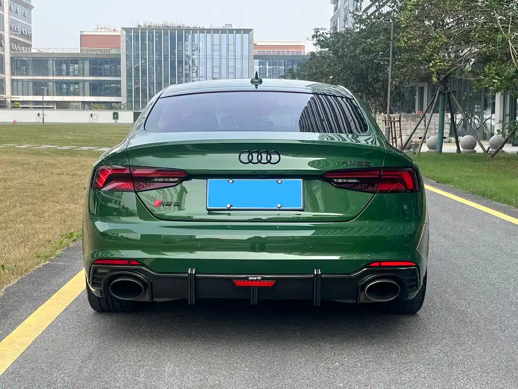 AUDI RS 5