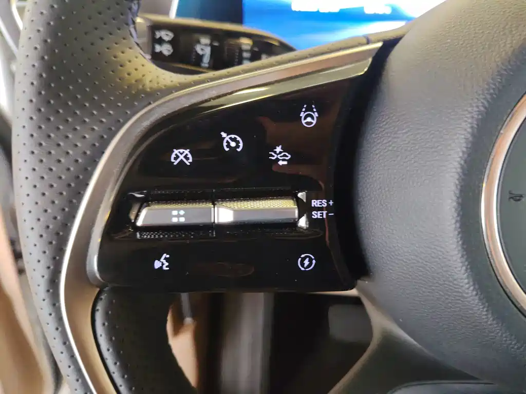 Buick GL8 Hybrid — миниатюра 13
