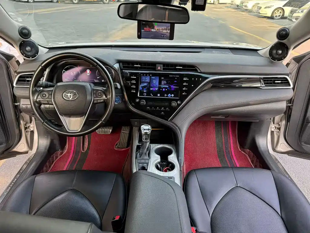 TOYOTA CAMRY
