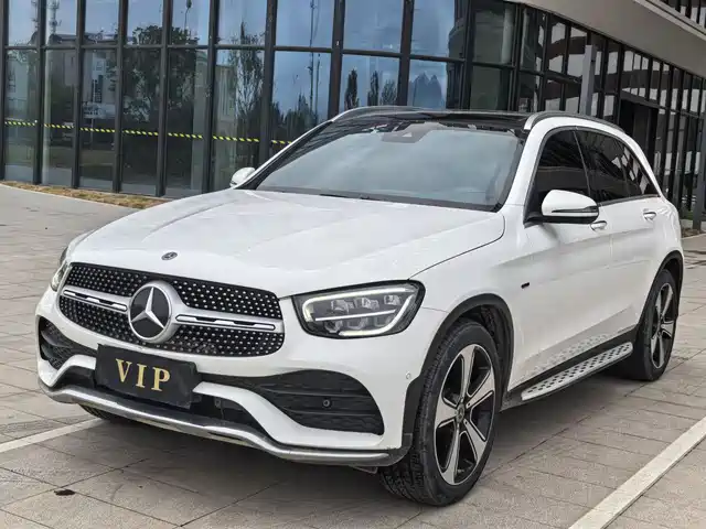 MERCEDES-BENZ GLC