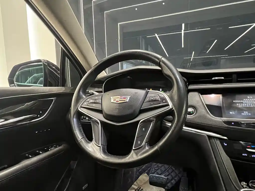 Cadillac XT5 — миниатюра 6
