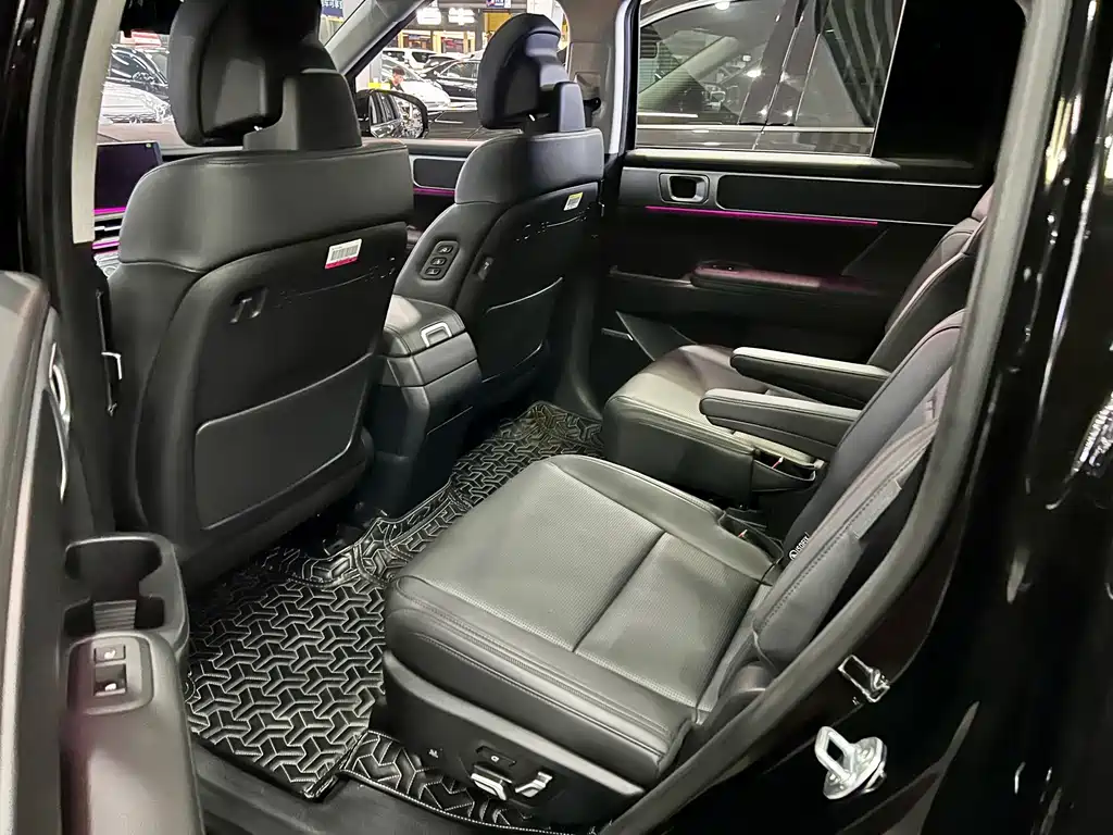 Hyundai Santa Fe — миниатюра 9