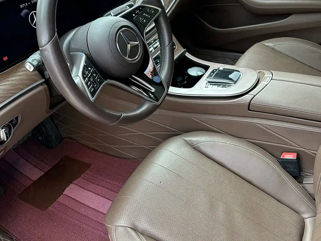 Mercedes-Benz E-Class — миниатюра 5