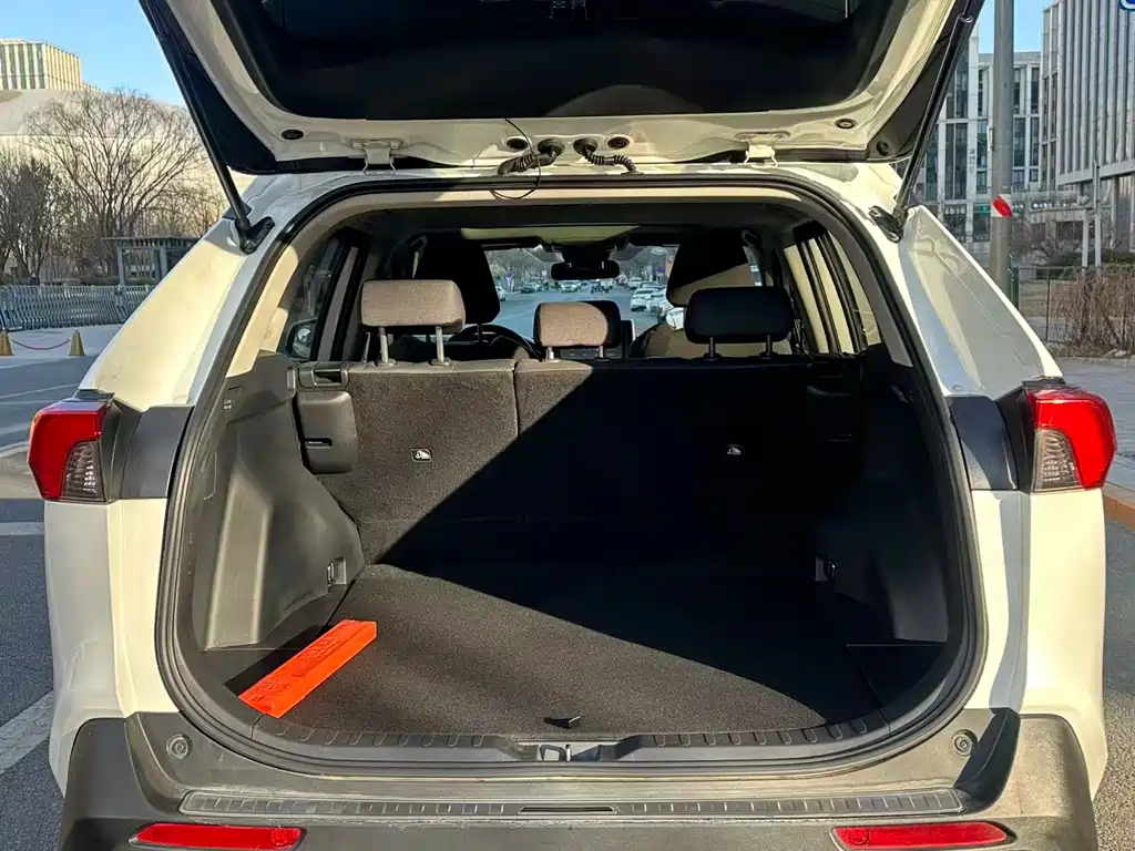 TOYOTA RAV4 RONGFANG