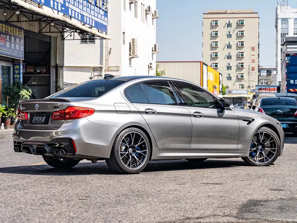 BMW M5 — миниатюра 3