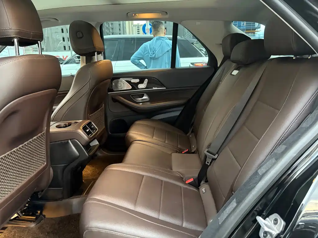 Mercedes-Benz GLE (Import) — миниатюра 23