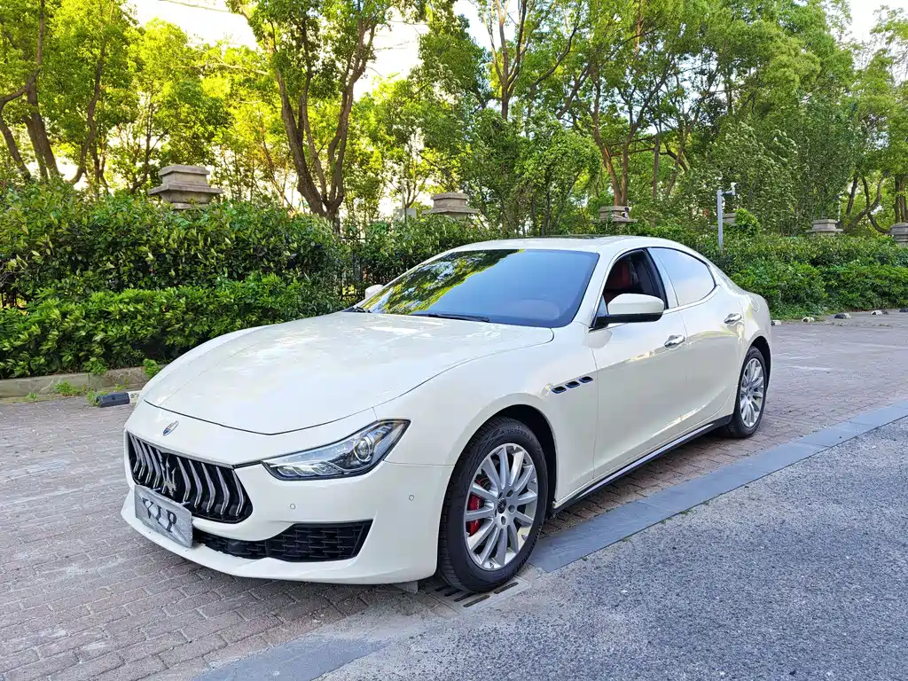 Maserati Ghibli 2021