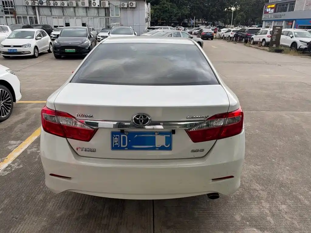 Toyota Camry — миниатюра 8