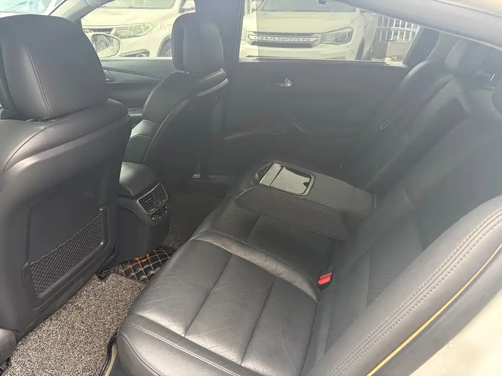 Peugeot 508 2012 2.3L