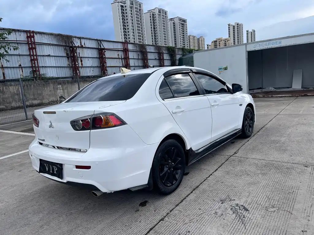 Mitsubishi Lancer EX — миниатюра 5